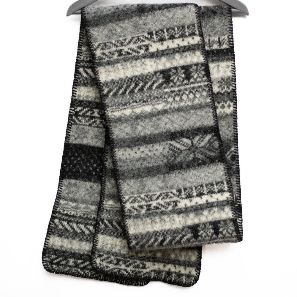 Varma Iceland Wool Scarf Gray Black White 100"x10" Nordic Fair Isle NWT Warm - Picture 2 of 9